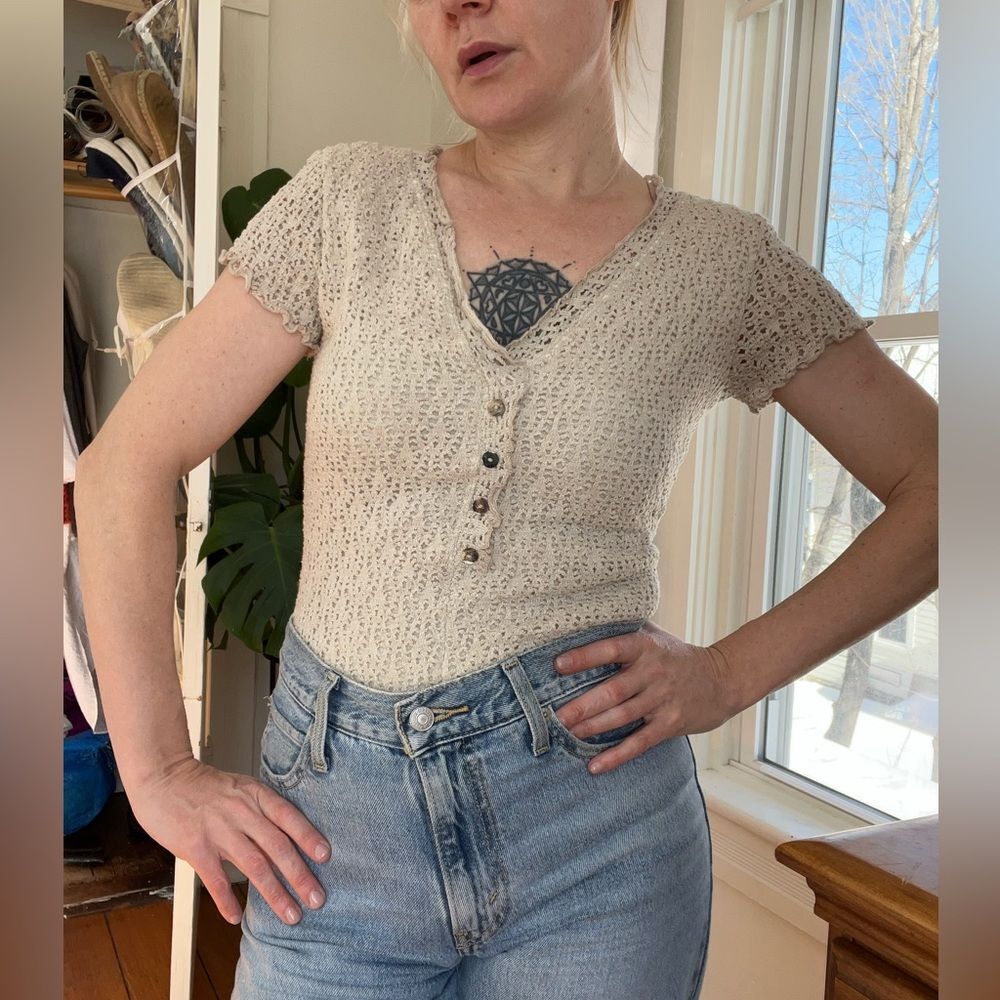 Vintage 90s Bisou Bisou crochet Knit Bodysuit Button Front Neutral Top